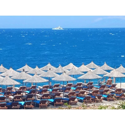 HURRÁ, JAJ, NYARALUNK!